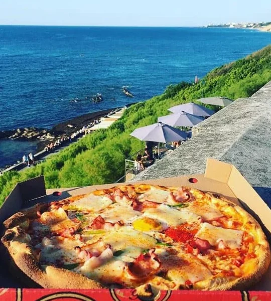 Livraison de pizzas de la pizzéria Le Spot au bord de l'eau à Guéthary